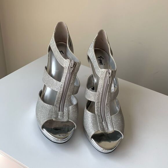FIONI “Layla” Sparkly Silver High Heel Sandals - Picture 2 of 4